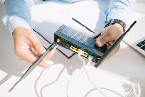 The Benefits of Cradlepoint Routers for Cloud-Based Network Solutions The Benefits of Cradlepoint Routers for Cloud-Based Network Solutions